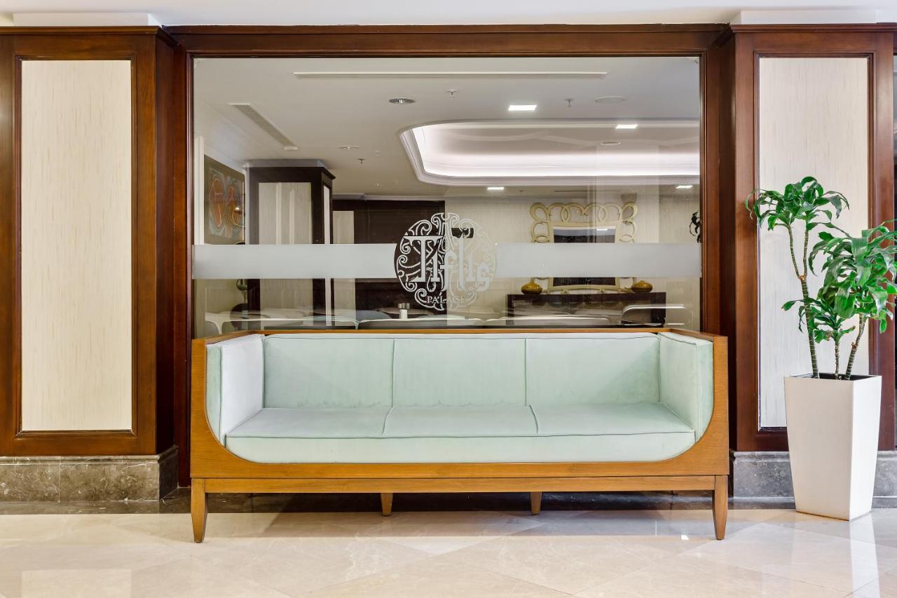 Palace 4*